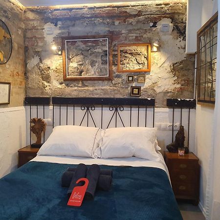 Studio Or Rooms With Private Bathroom Or Rooms With Shared Bathroom Barcelona Exterior foto