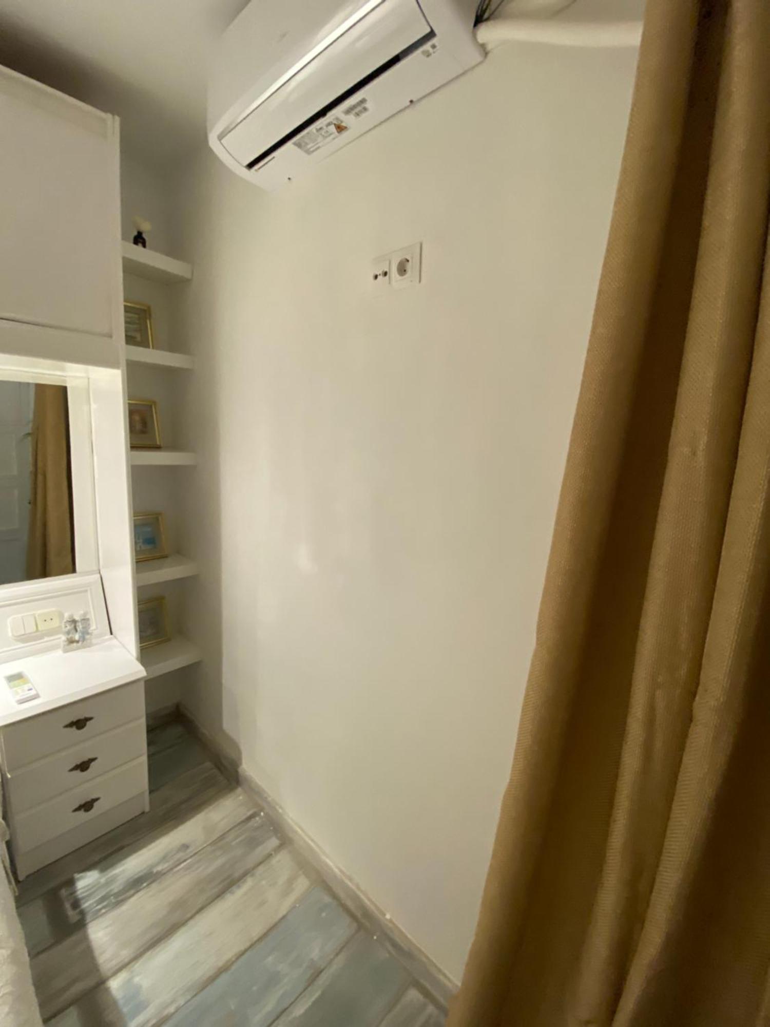 Studio Or Rooms With Private Bathroom Or Rooms With Shared Bathroom Barcelona Exterior foto