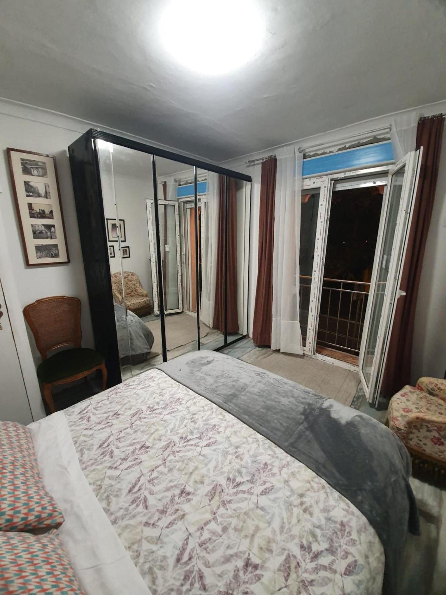 Studio Or Rooms With Private Bathroom Or Rooms With Shared Bathroom Barcelona Exterior foto