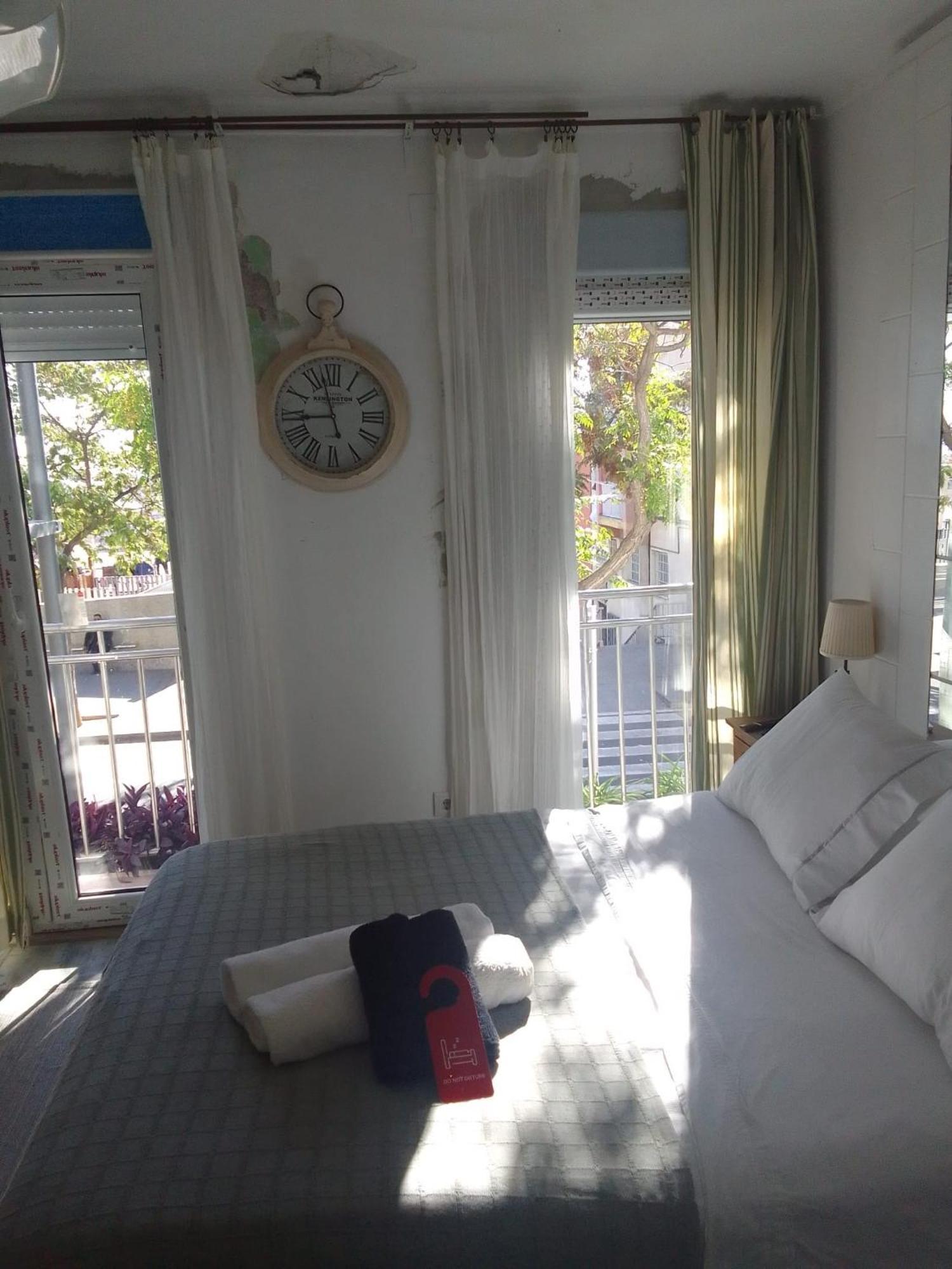 Studio Or Rooms With Private Bathroom Or Rooms With Shared Bathroom Barcelona Exterior foto